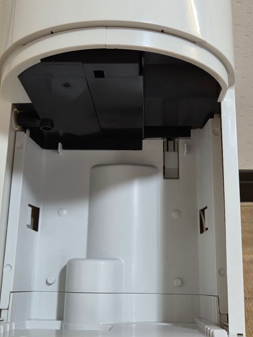 コロナ　除湿機 CD -P6322-W【2022年製】