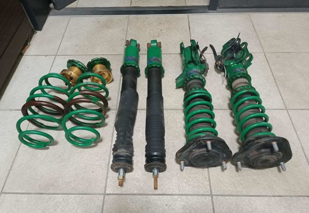 カローラルミオンZRE152/NZE151N プリウスα40フルタップ式車高調