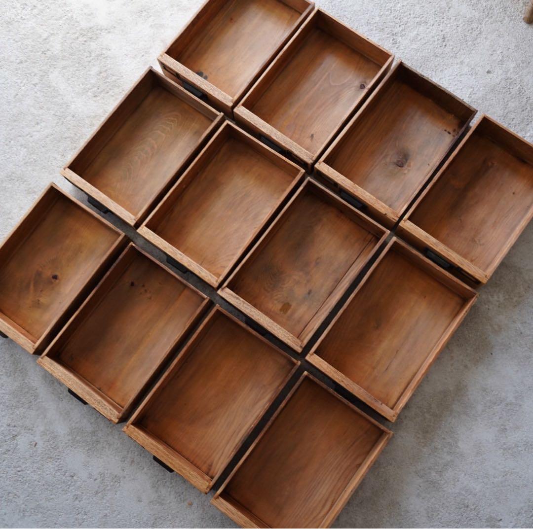 18杯の引き出し　チェスト