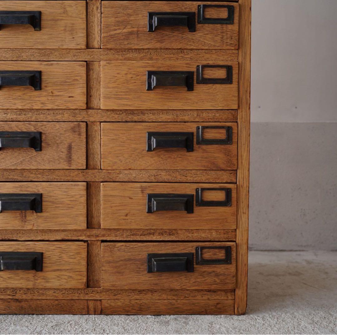 18杯の引き出し　チェスト