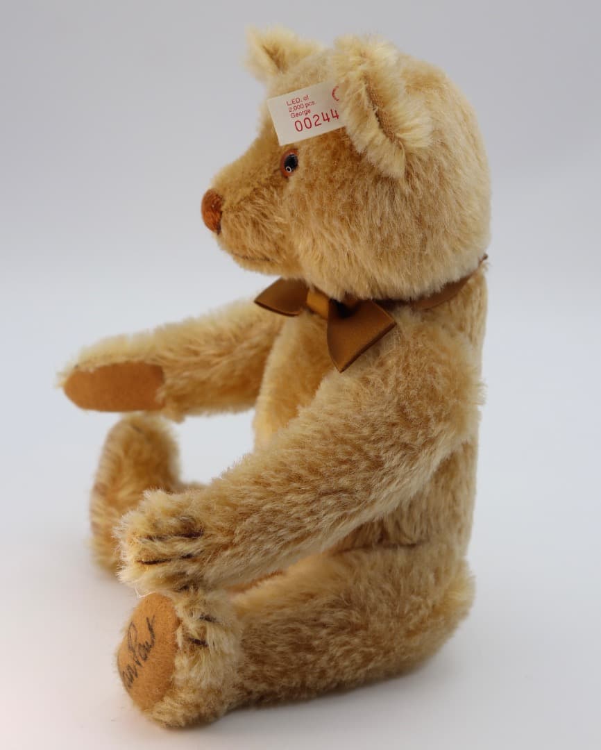 シュタイフ・テディベア e 限定2000体 Witneyの限定品