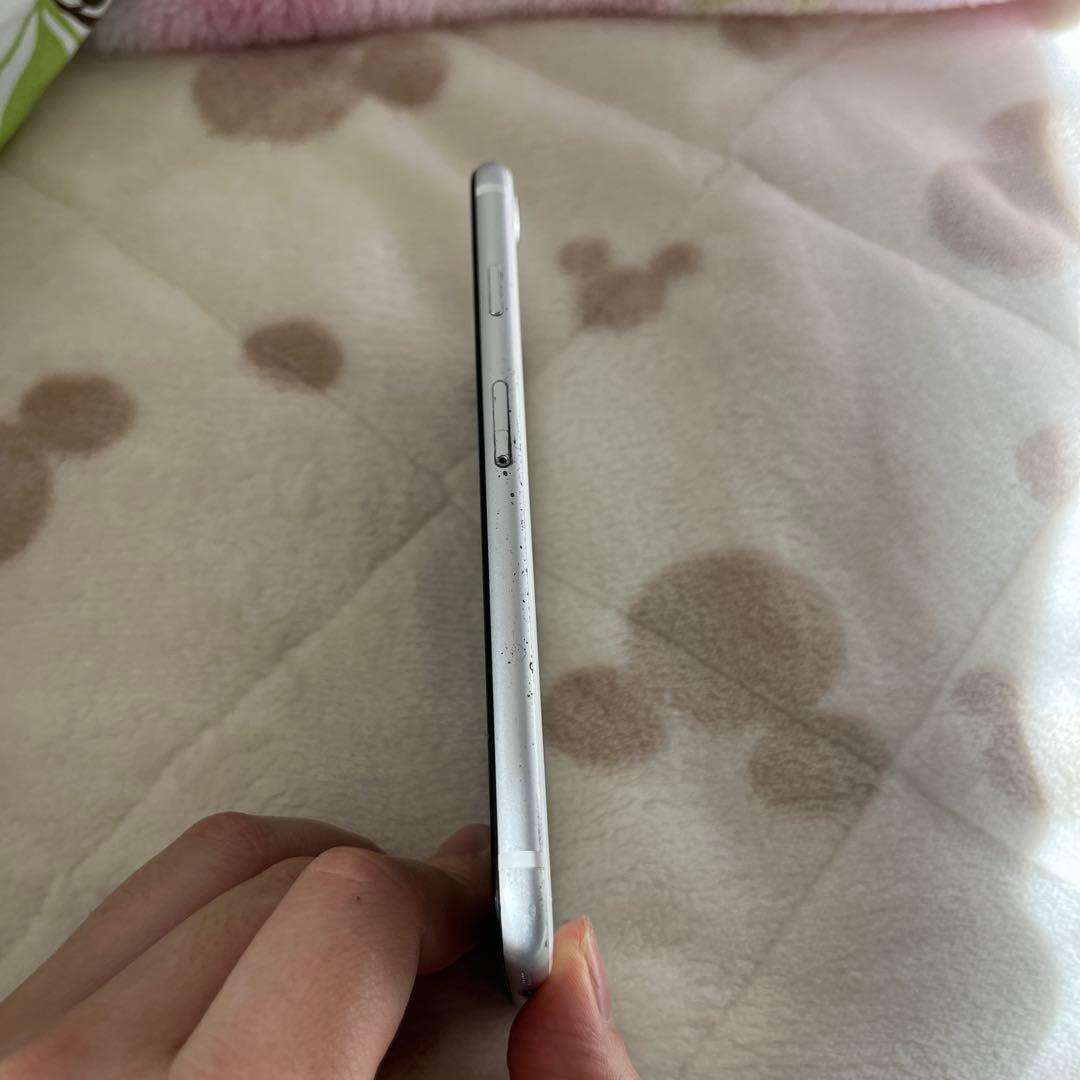 レア音無！iPhone SE 第2世代 128GB 海外版 音無　SIMフリー