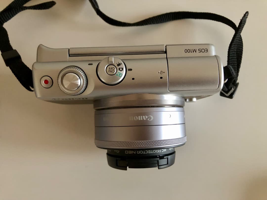 Canon EOS M100｟すぐに始められるカメラセット｠ミラーレス