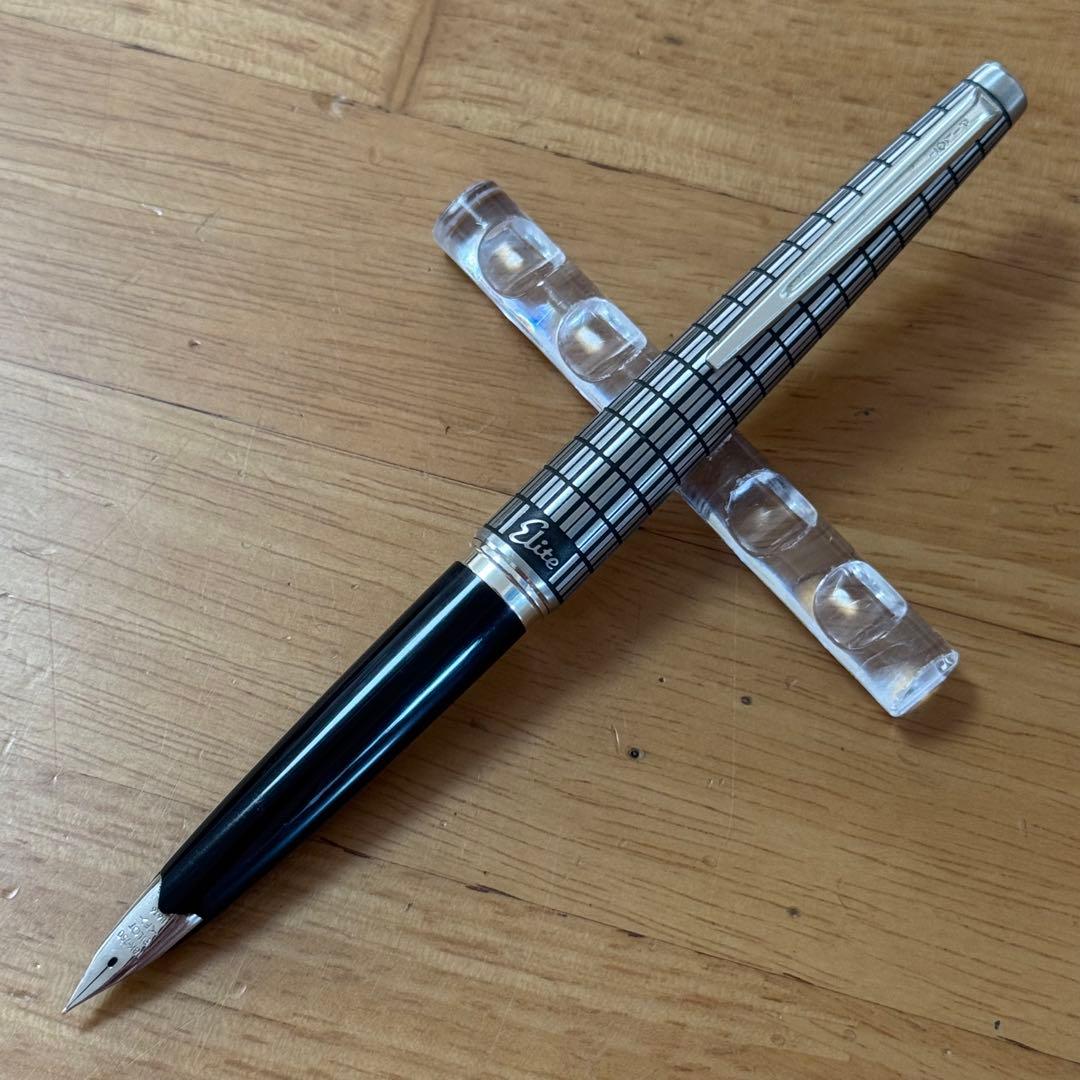 廃盤 パイロット Elite エリート 半格子 万年筆 18K 750 F 蝕刻