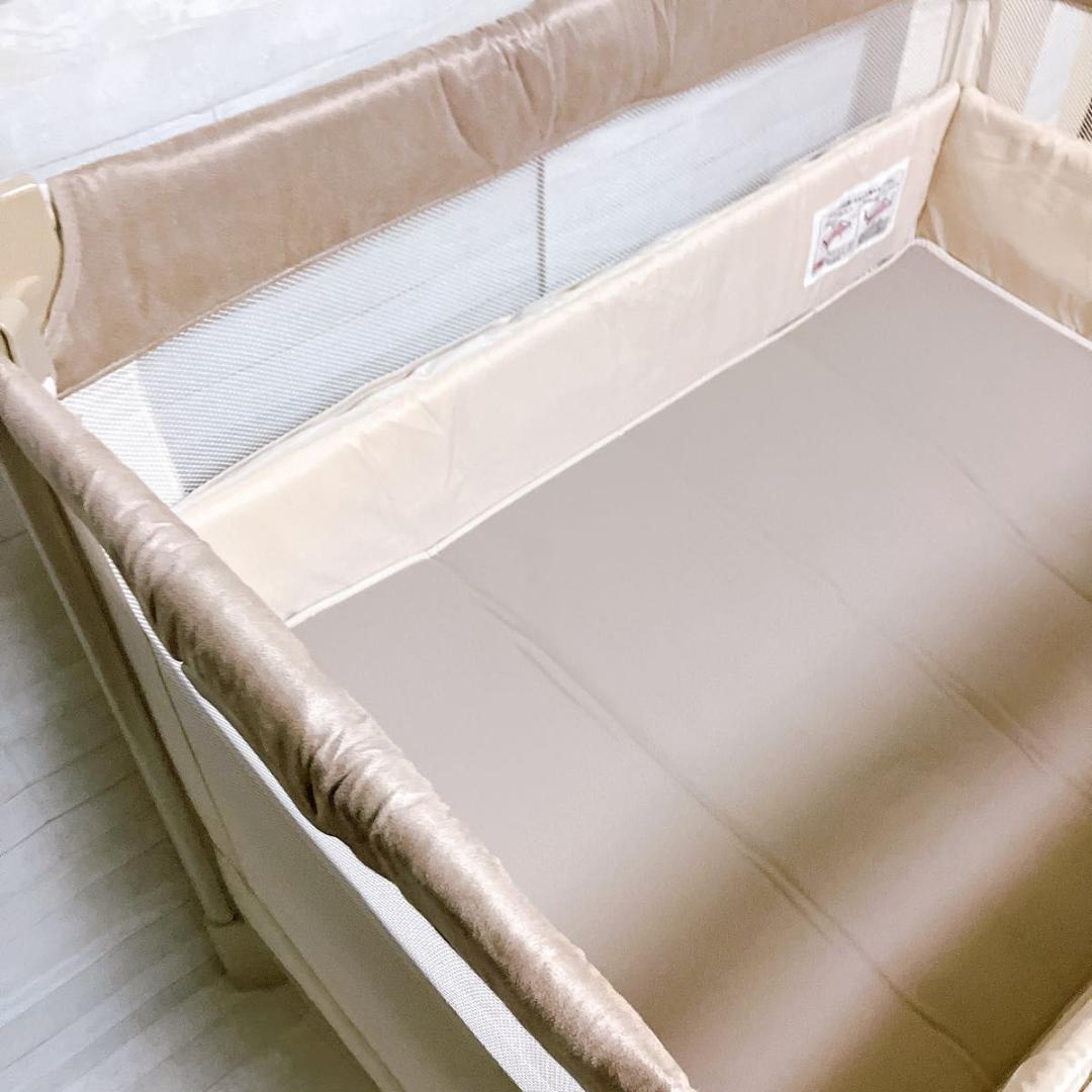 アップリカ ココネルエアープラス ベビー ベッド シュークリーム GR 美品