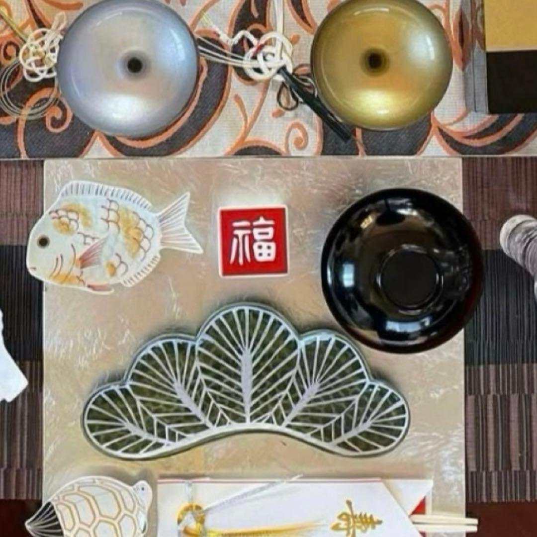 【新品】【大人気】有田焼幸楽窯　錦金叩鯛形銘々皿　紅白2枚セット