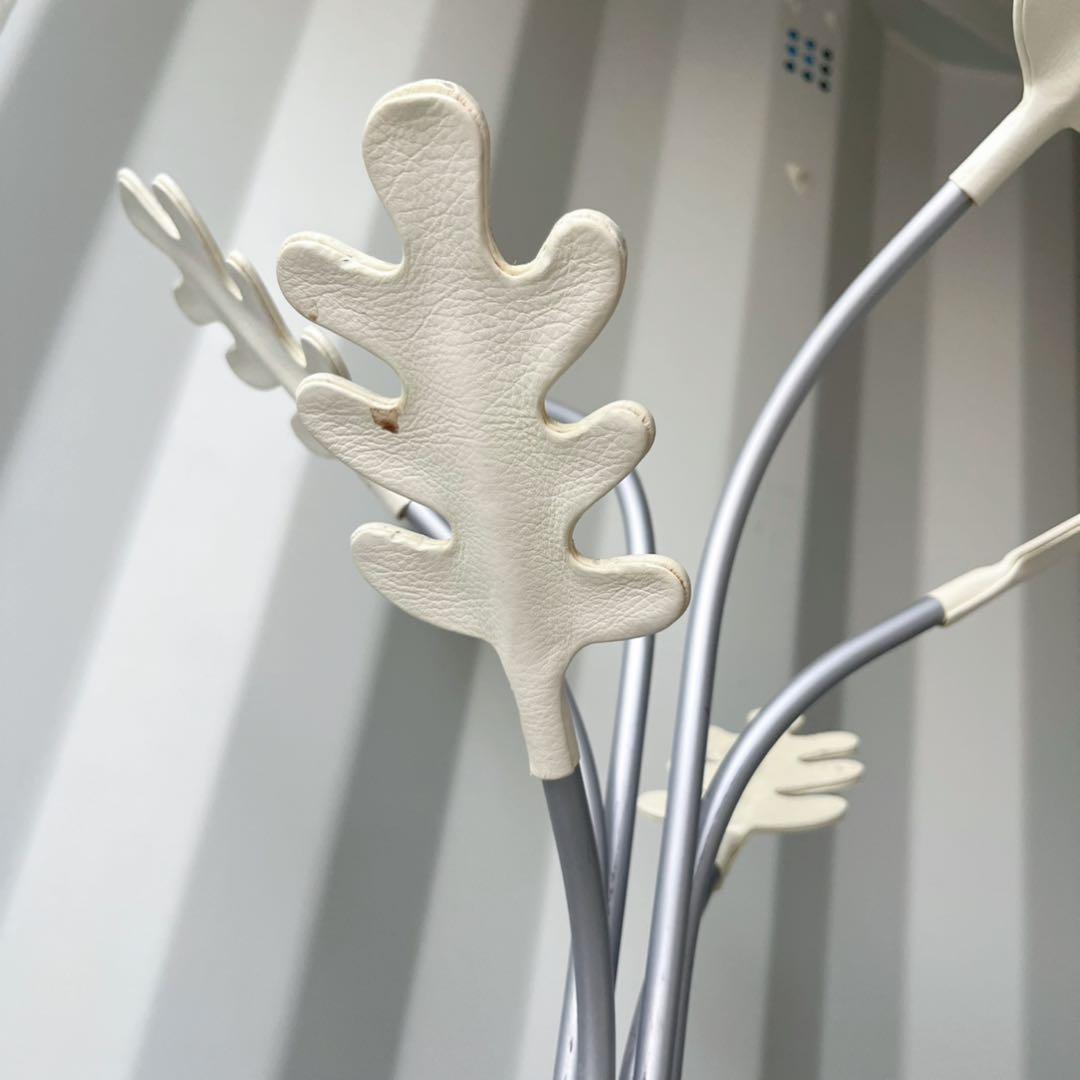 取付無料！ポルトローナフラウ トリ ハンガーラック 本革ホワイト6着コート掛け✨