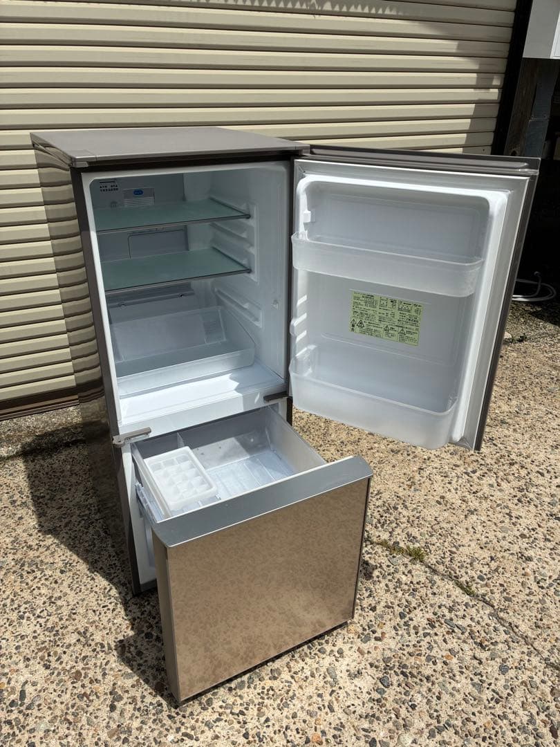 SHARP プラズマクラスター搭載冷蔵庫 137L (SJ-GD14C-C）