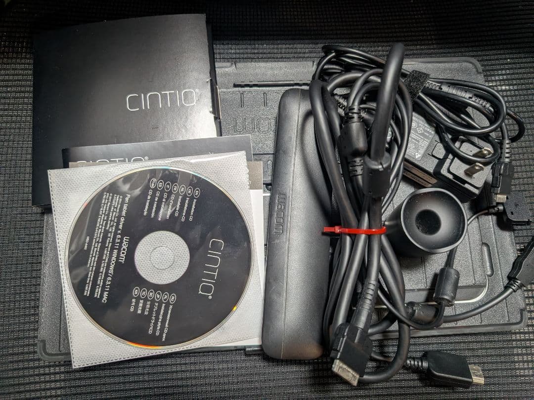 WACOM DTK-1301/K0 CINTIQ 13HD ペンタブレット本体