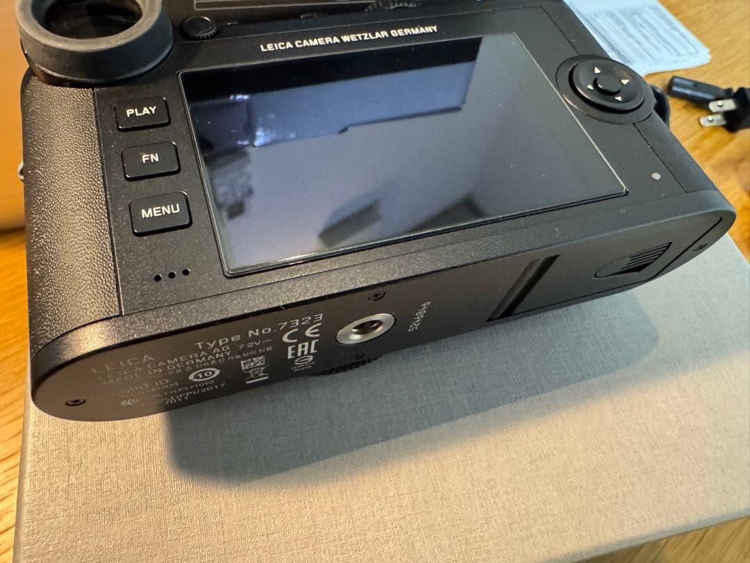 Leica CL ボディ　箱、予備バッテリー、M-Lアダプター、サムレスト付き
