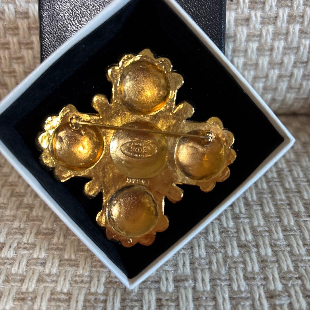 CHANEL ヴィンテージ　ブローチ　ゴールド
