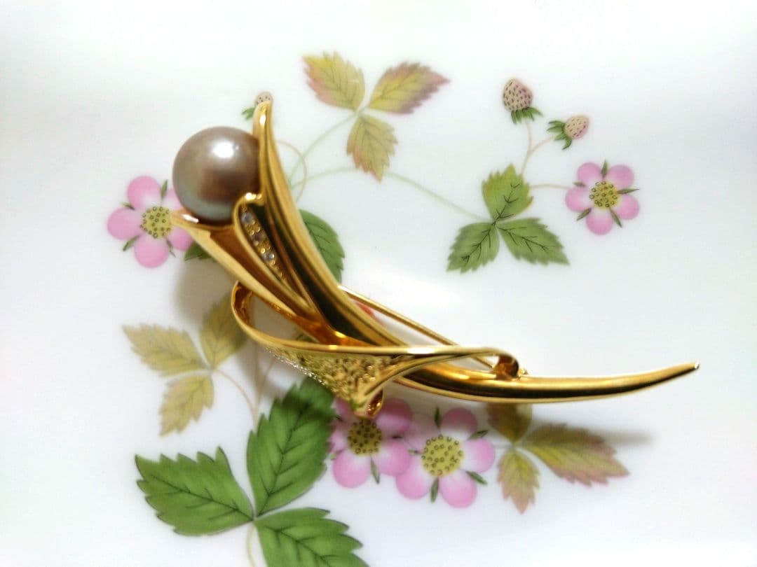 ★ままんれーぬ★　ゴールデンパール　ブローチ　重量12.61g