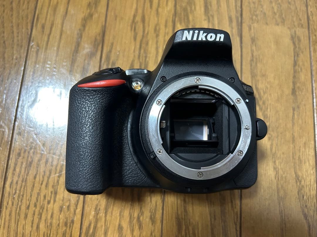 【美品】Nikon D5600 18-55VR+70-300VR Kit