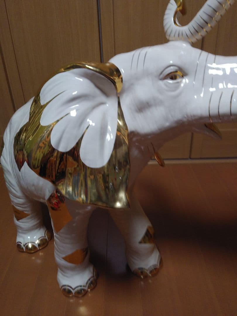 [引き取り限定]　陶器製　ゾウの置き物　‼️