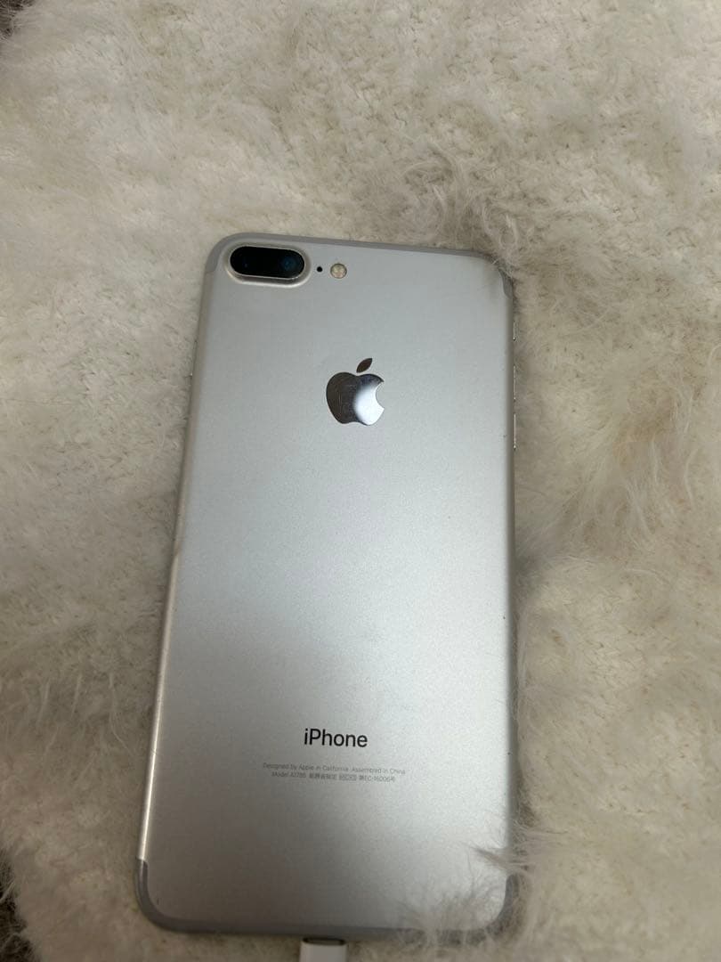 Apple iPhone 7 Plus シルバー 本体（128GB）