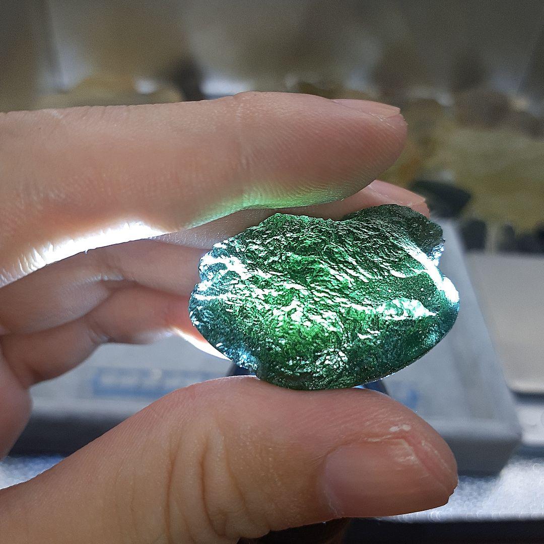 モルダバイト　片面磨き仕上げ　オールドストック