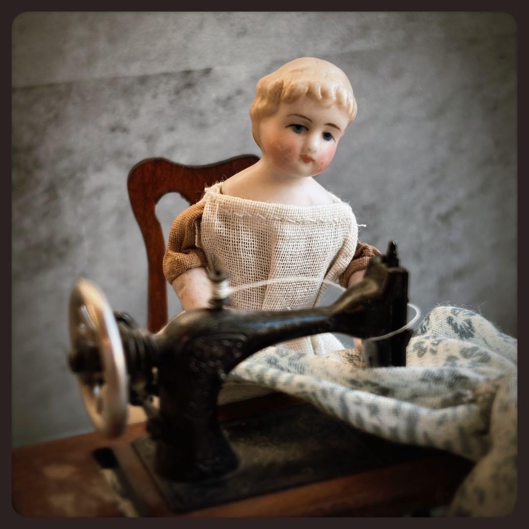 レアアンティーク ハイランドメアリーの少女　 パリアンドール　チャイナヘッド