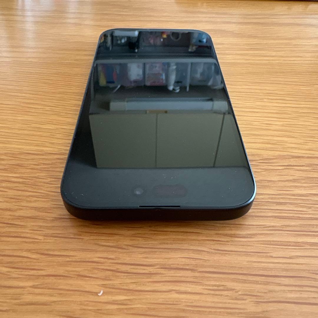 iPhone15 本体 ブラック 128GB ケース付