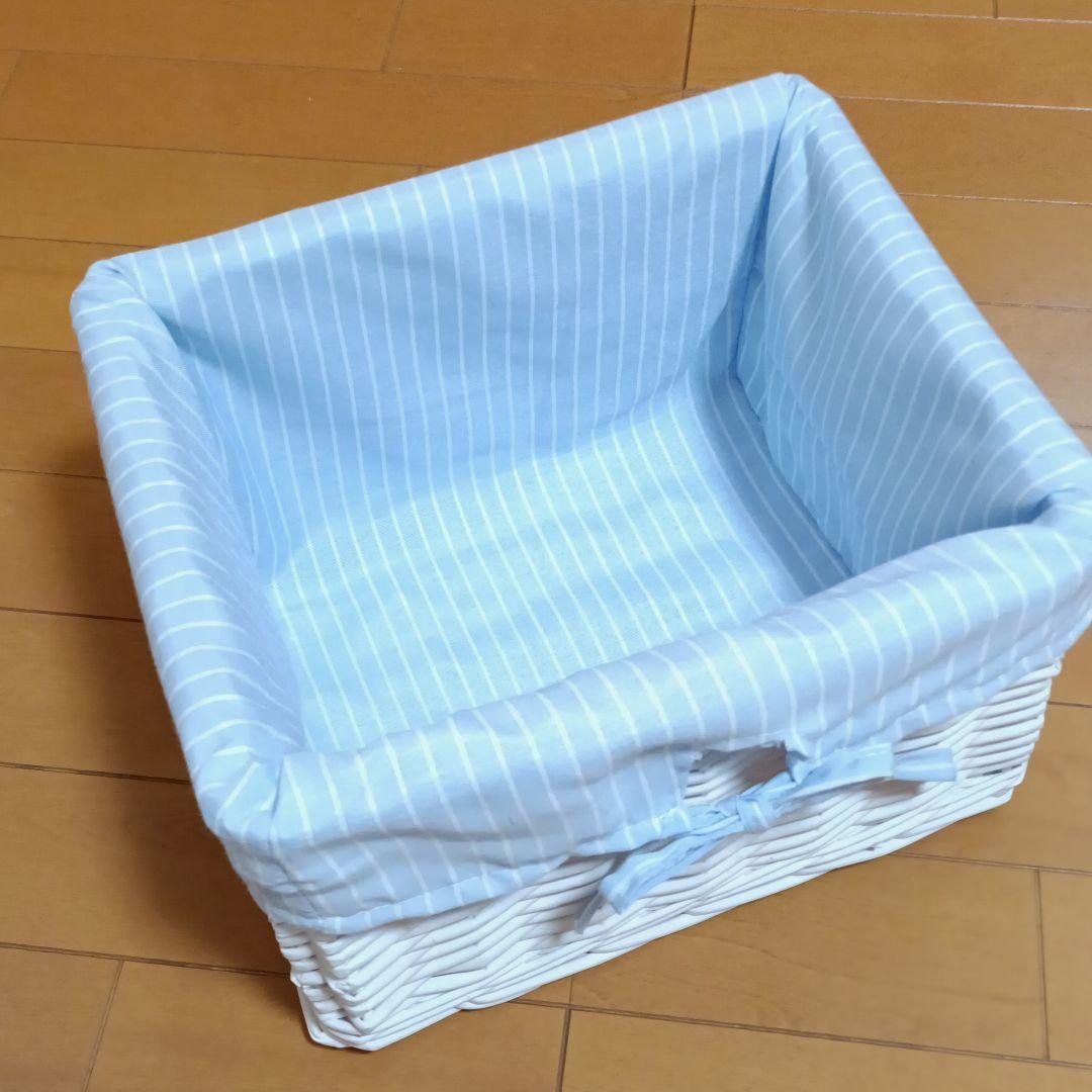 バスケット付3段フリルキャビネット　フレンチカントリー　可愛い　収納　木製　白