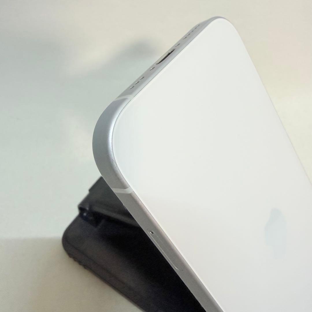 美品　Apple iPhone 15 128gb ブルー