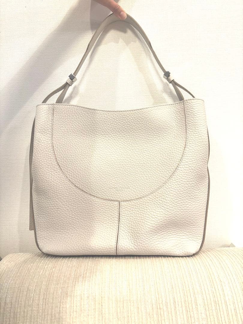 【新品・未使用】ジャンニ・キャリーニ 本革製 バッグ A4可