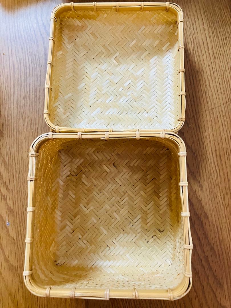 京都、公長斎小菅の竹の四角いバスケット