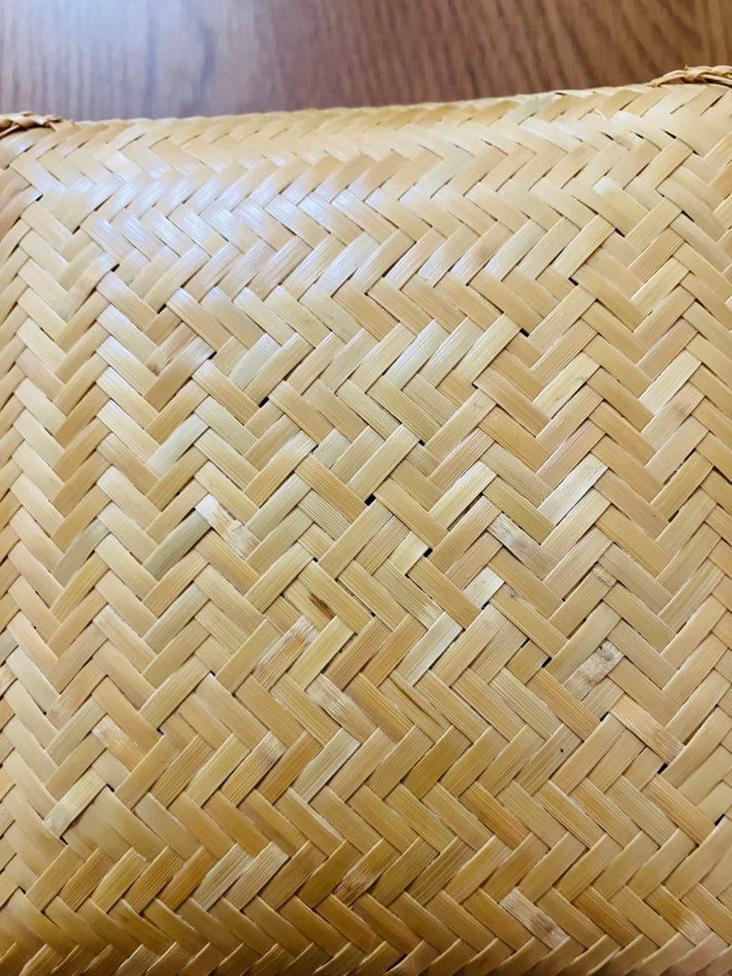 京都、公長斎小菅の竹の四角いバスケット