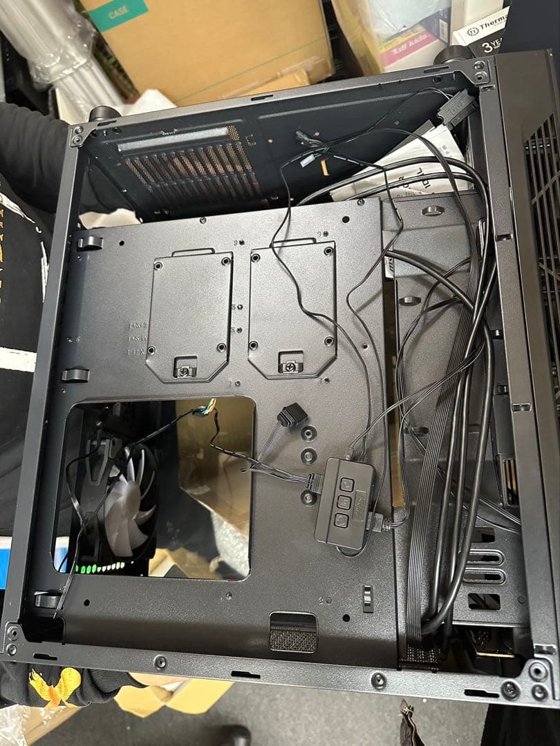 MSI 赤龍MAG VAMPIRIC 010X ミドルタワー 強化ガラスケース