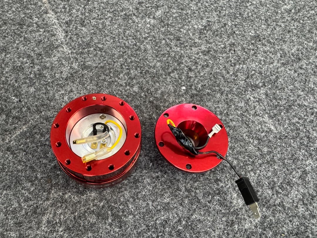 NRG クイックリリース レッド