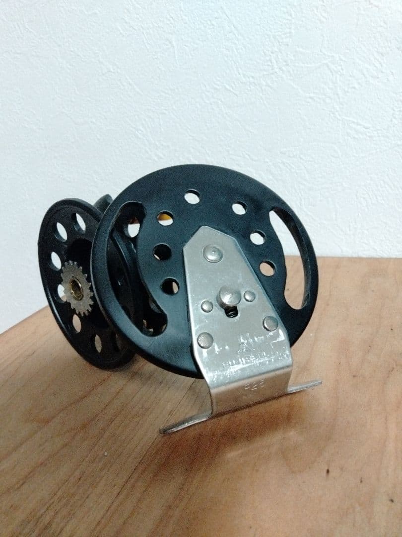 VP25 チヌリール　フジリール