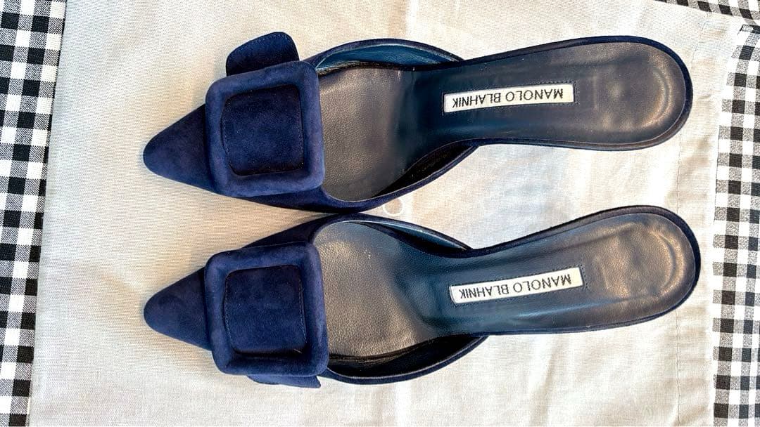 マノロブラニク　7㎝ミュール35.5ネイビー