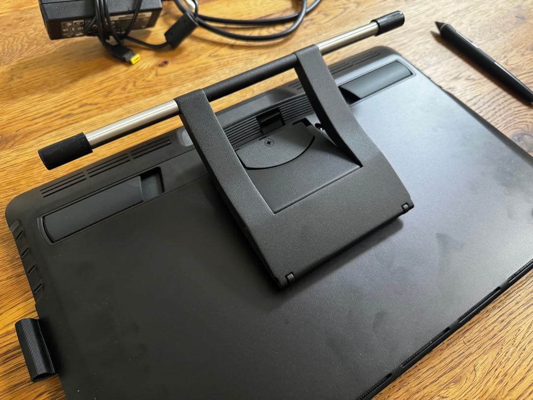 ワコムWacom Cintiq Pro液晶ペンタブレット+スタンド+スリムペン