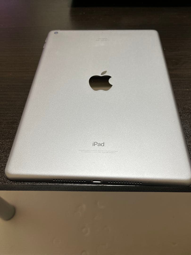 Apple iPad シルバー 2017年モデル 本体　32G