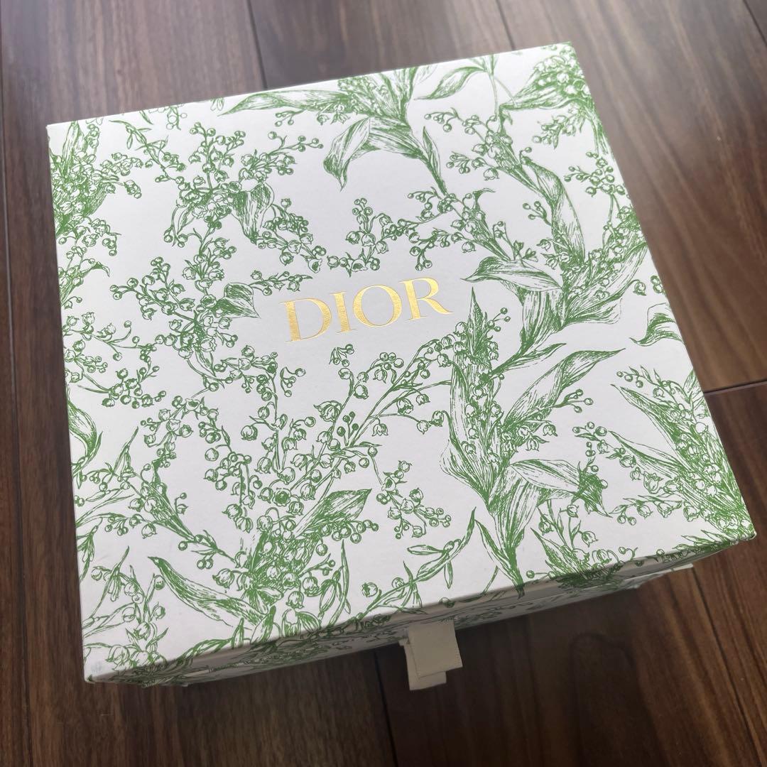新品未使用Dior Lily of the Valley カッププレートセット