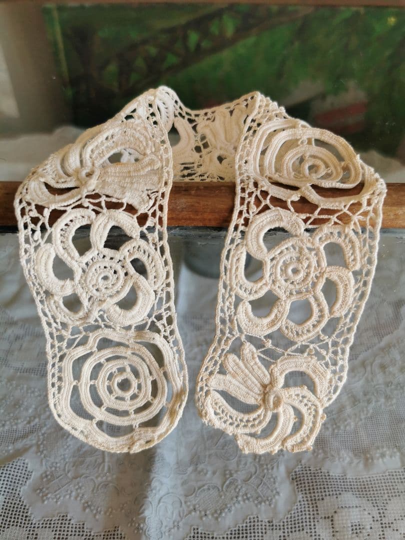 アンティーク アイリッシュクロシェレース 草原の花 多層手編みランナー 付け襟