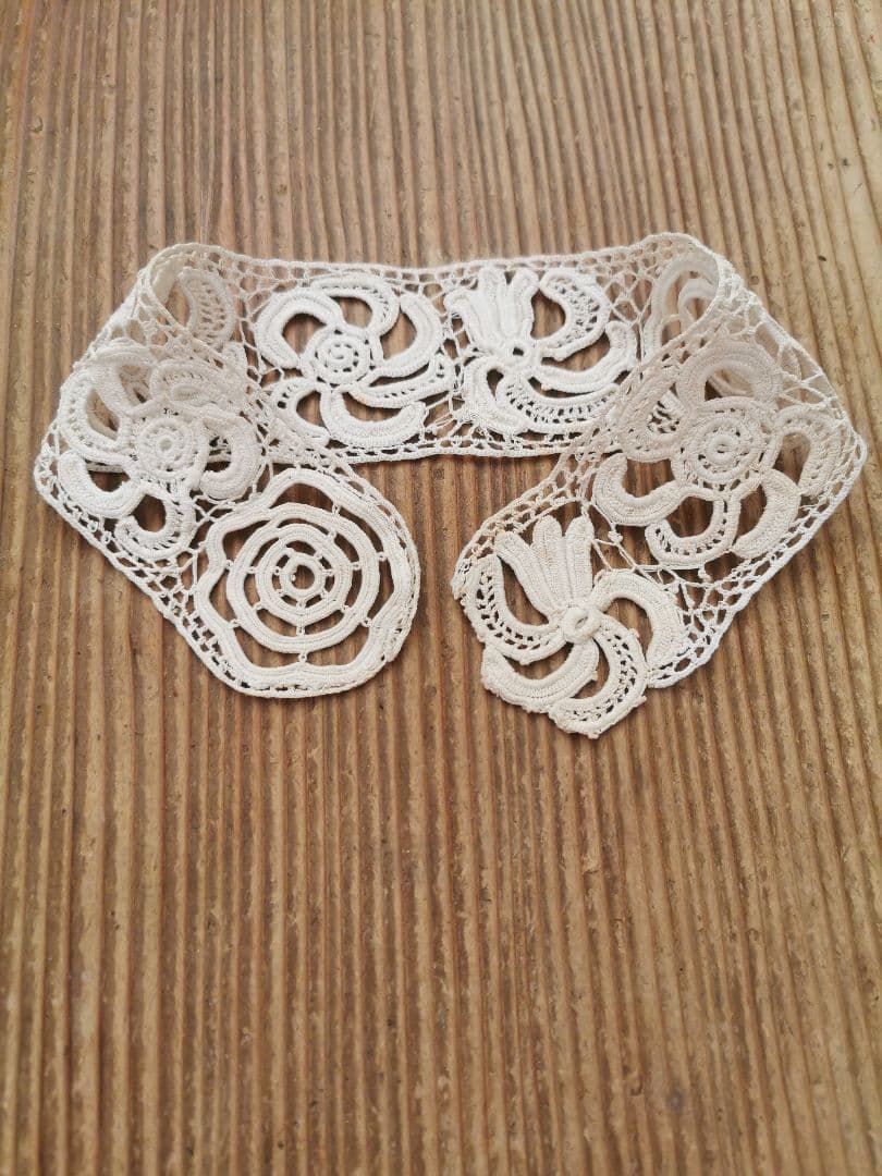 アンティーク アイリッシュクロシェレース 草原の花 多層手編みランナー 付け襟