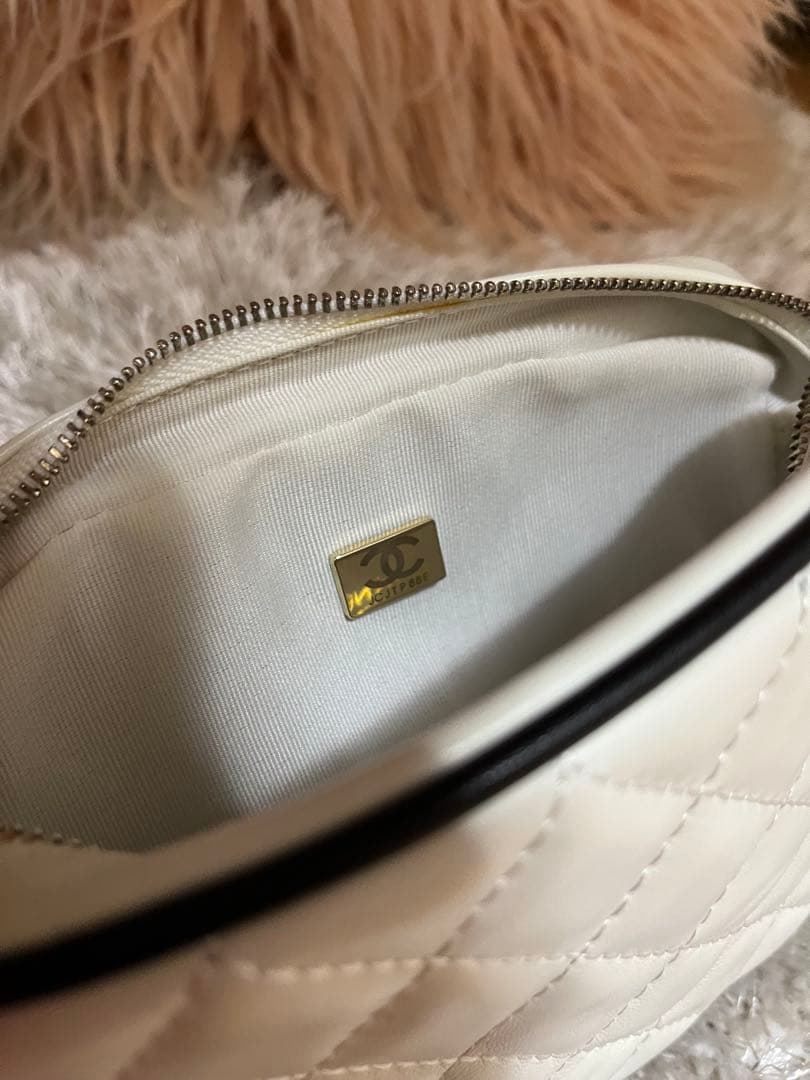 【新品未使用】インポート　CHANEL ホワイト ショルダーバッグ