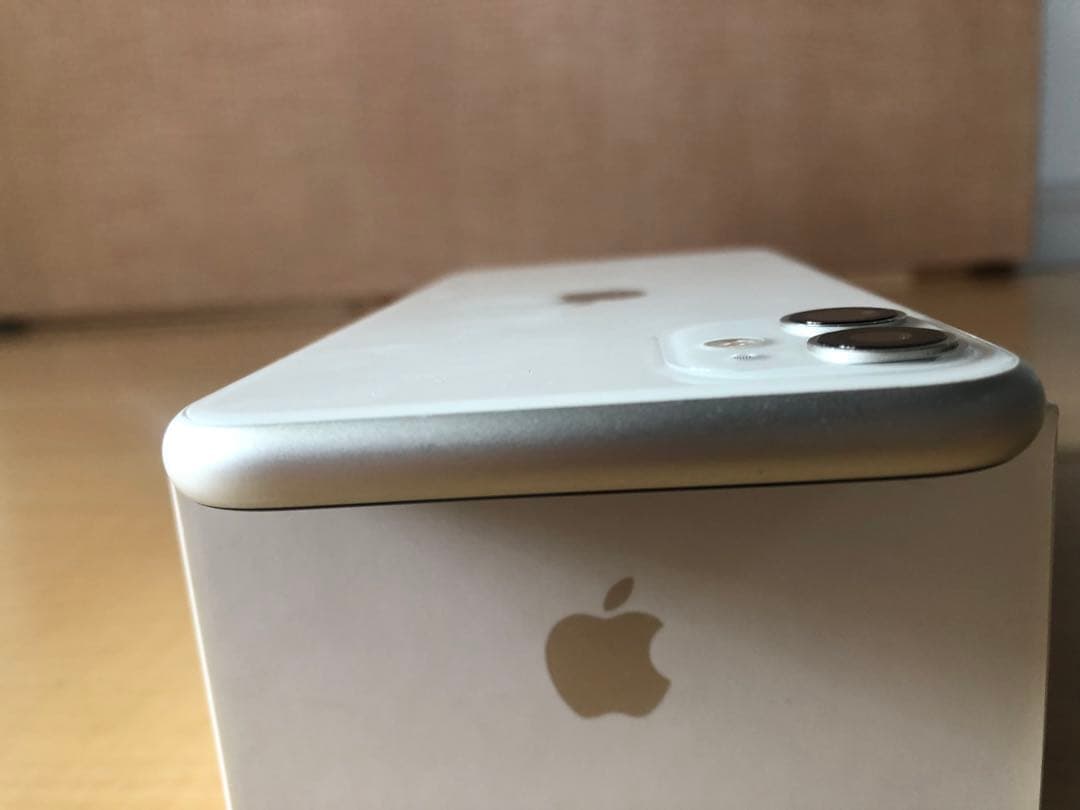 (美品)SIMフリー iPhone11 128GB ホワイト おまけ付