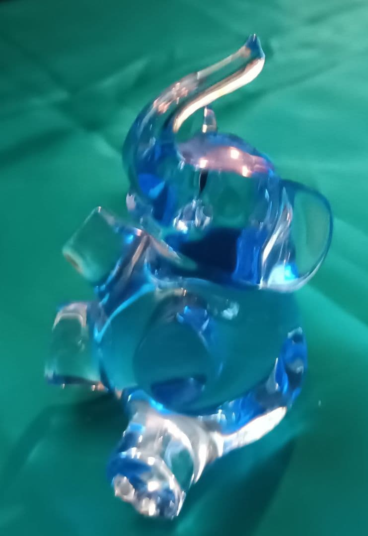 バカラ　BACCARAT　動物シリーズ　ブルーのゾウの置物