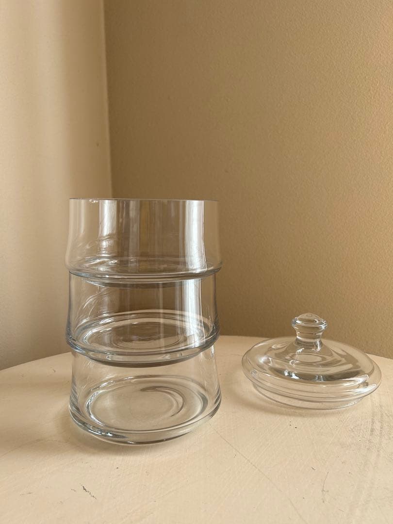 3段のお洒落なガラスの入れ物