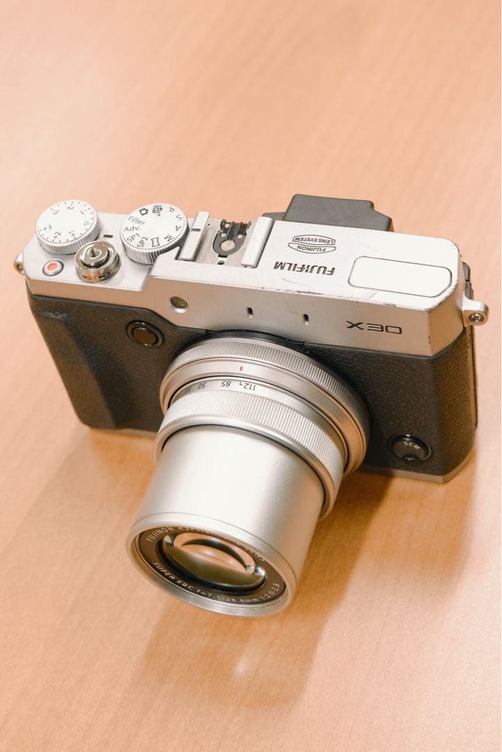 【難あり】Fujifilm X30 コンパクトデジタルカメラ
