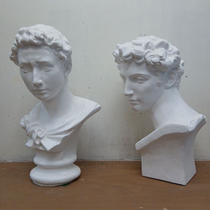 ジョルジョ首像。高さ６０cm