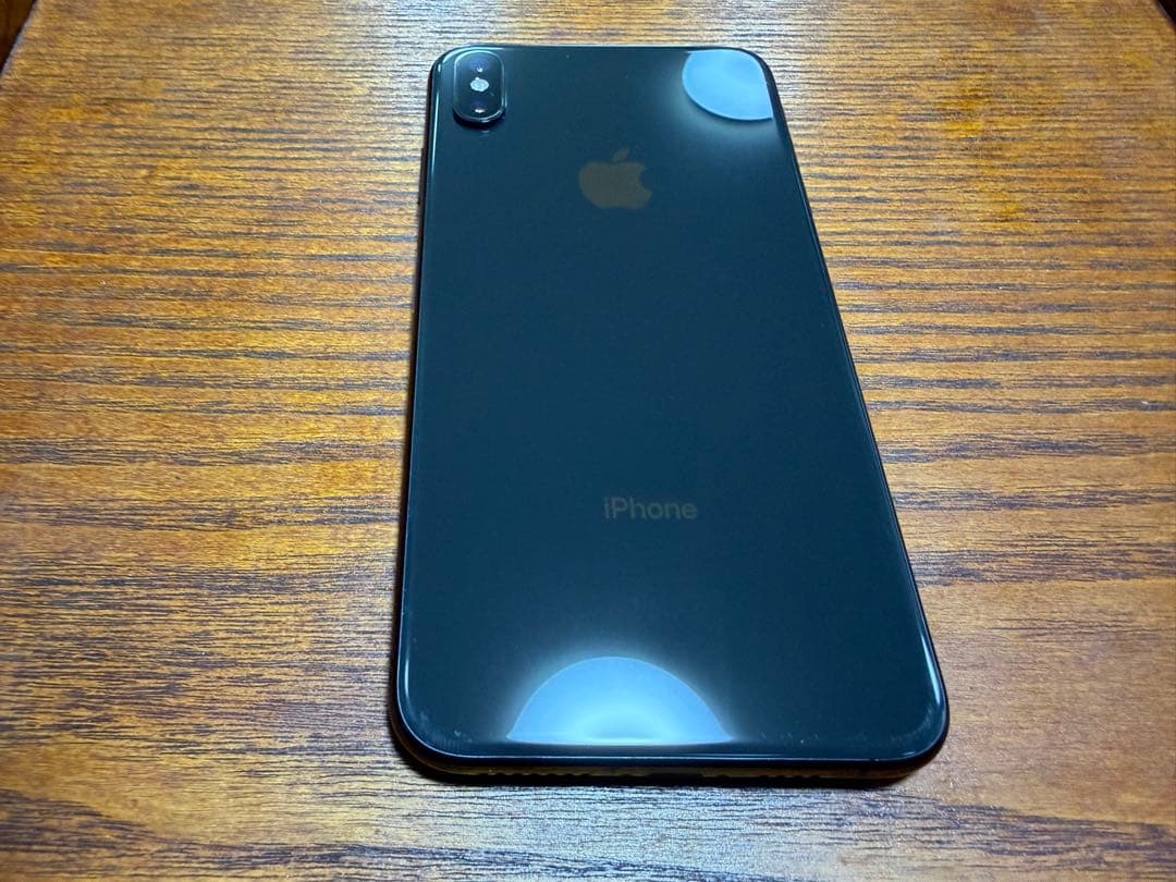 iPhone XS Max（256GB）SIM解除済み、バッテリーに不安あり