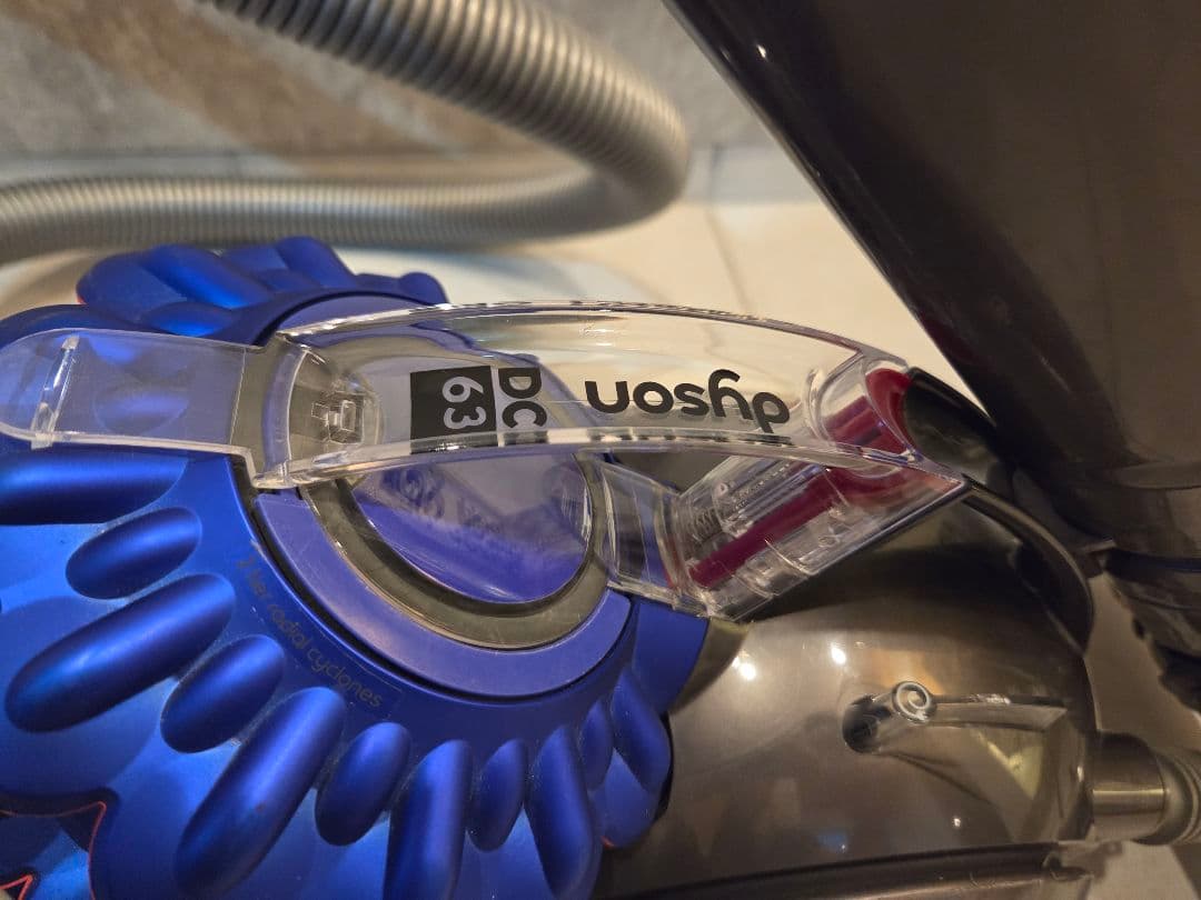 Dyson DC63 ボール型掃除機