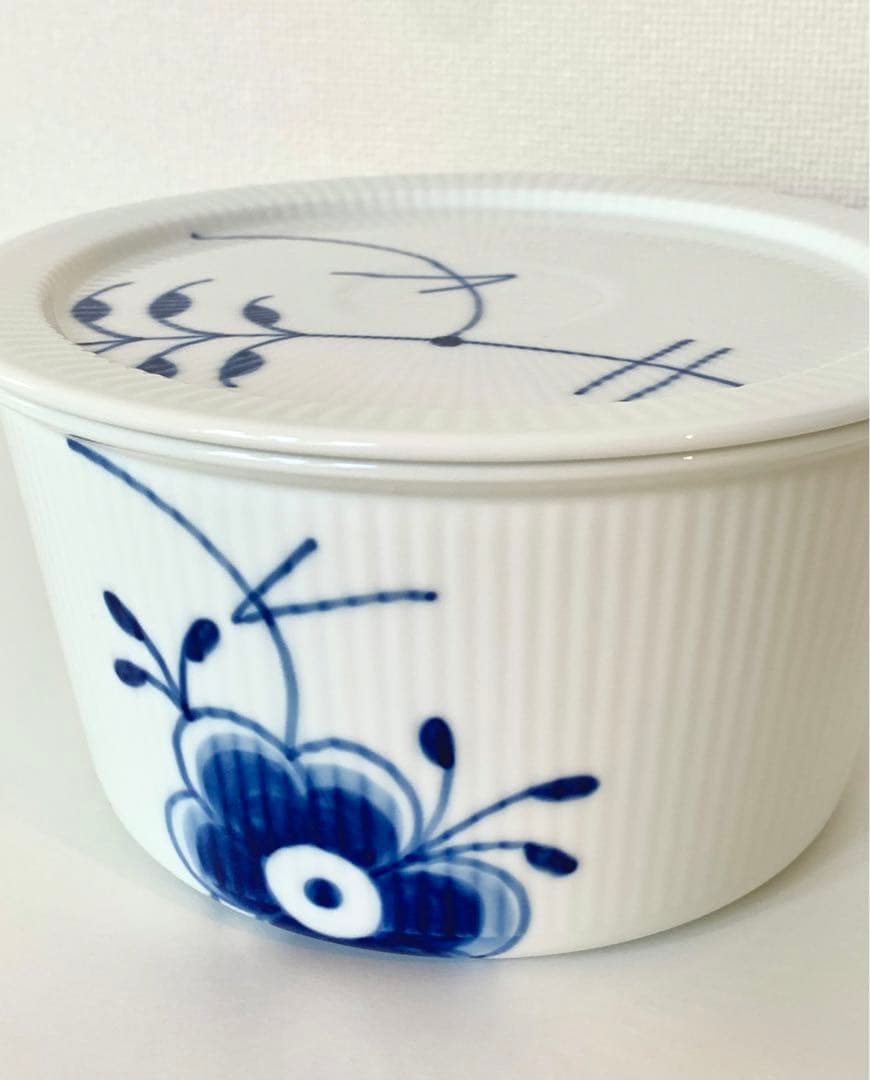 ロイヤルコペンハーゲン 蓋付きオーブンウェア ブルーフルーテッドメガ