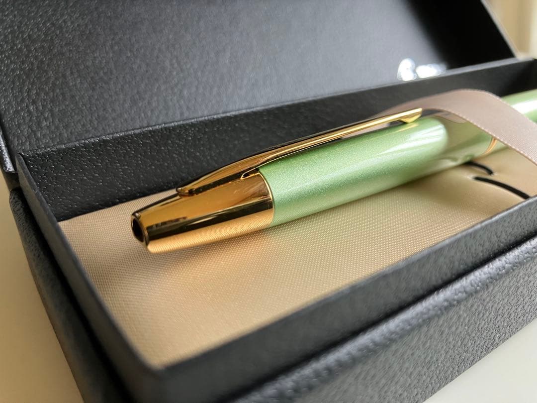 PILOT キャップレスデシモ 2019年限定色 メタリックソフトグリーン M