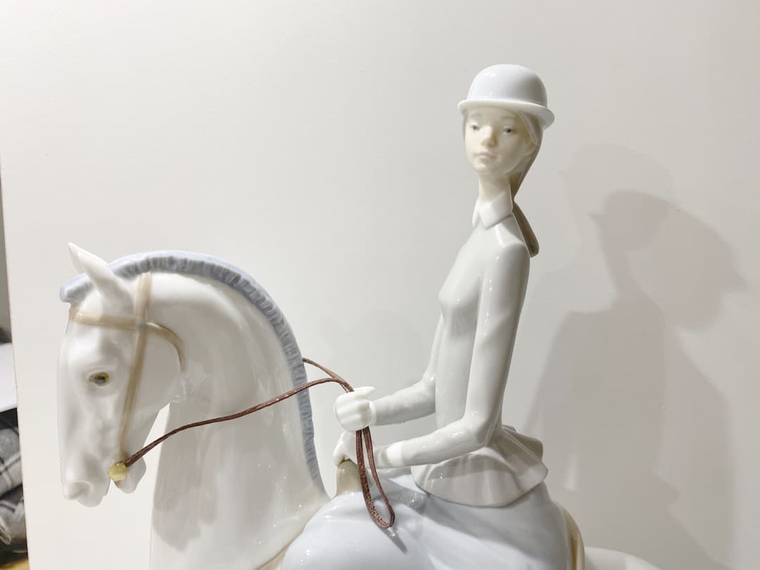 LLADRO リヤドロの　白い馬の少女