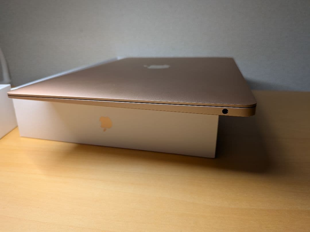 【美品】MacBook Air (M1 2020)ゴールド（オマケ付）