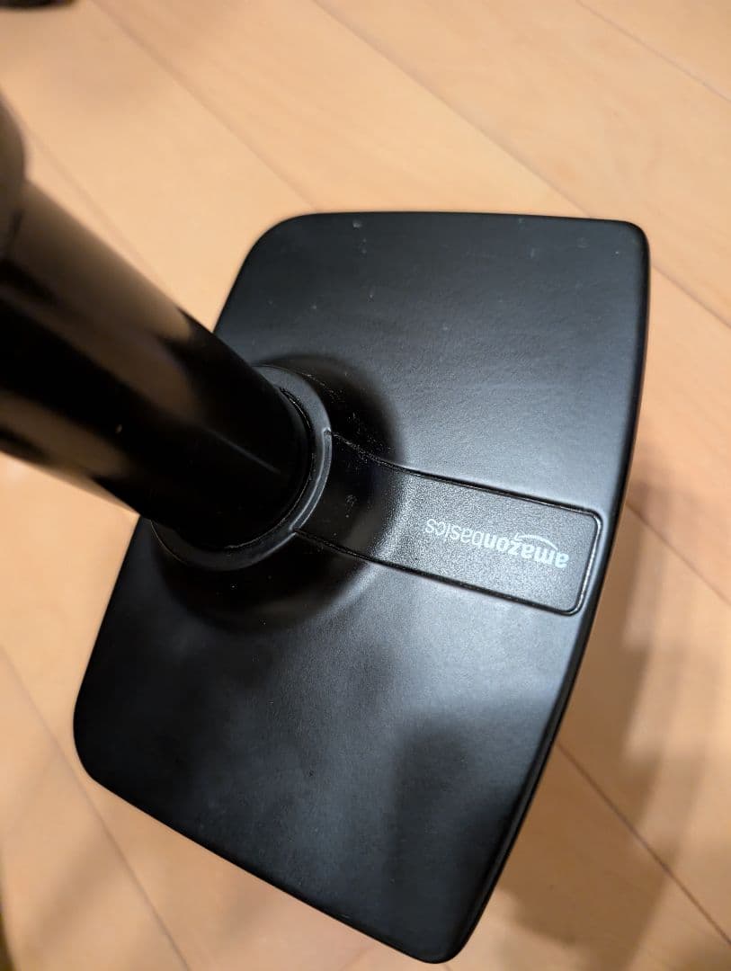 Amazonベーシック モニターアーム 32インチ対応