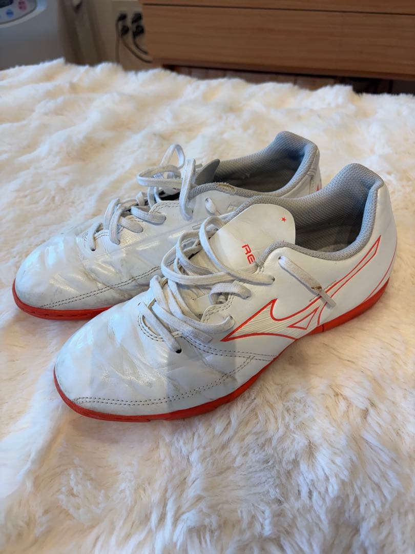 23.5 Mizuno フットサルシューズ ホワイト/ピンク